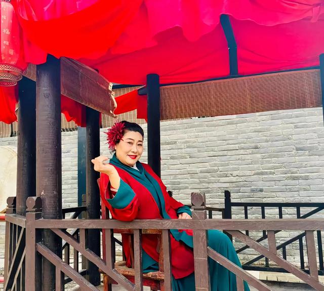市场伦理挑战与经济现象观察